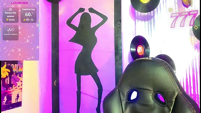 Honey_Balenciaga live