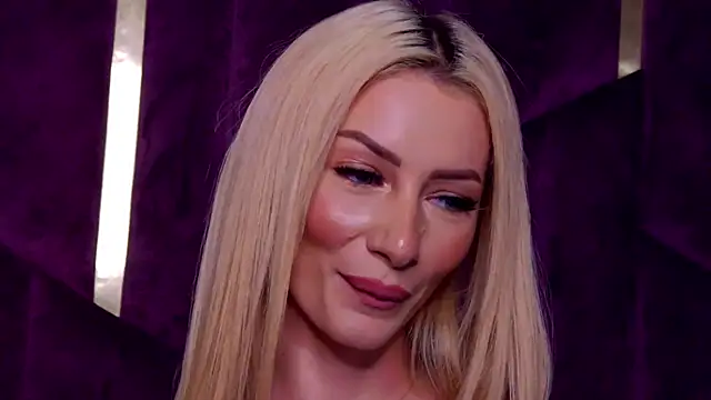 AngieShae live
