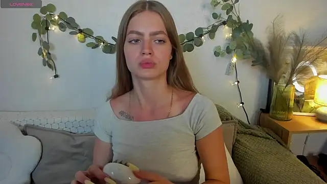 EmillyStarr live