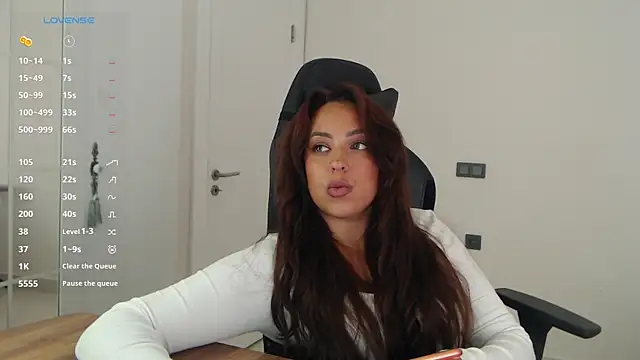 _Just_a_queen_3 live