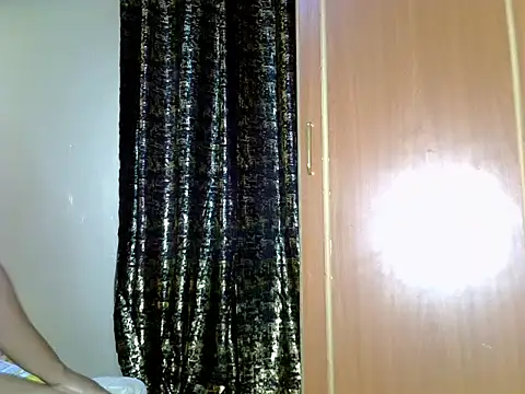 Cream_cherry3 live