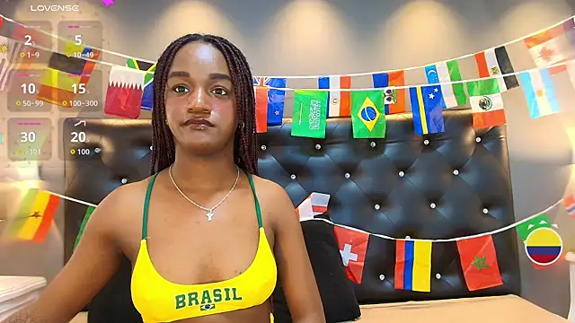 Chloebrunnie live