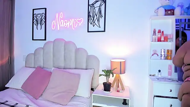 NaomiAsha live