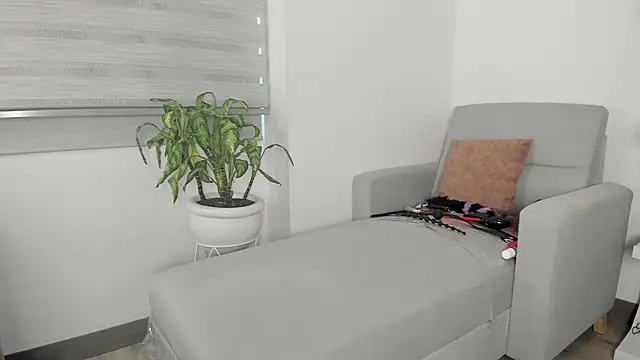 MindyDollSquirt live
