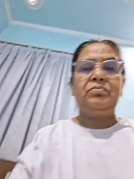 Priya-696 live