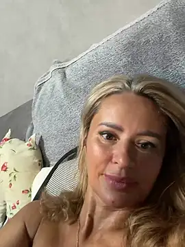 Tania201243 live