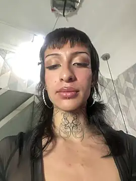 MadisonWood01 live