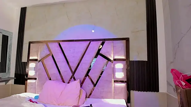 Athenea_Mills live