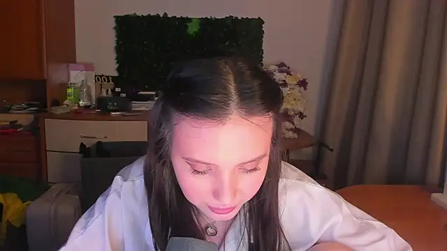 DoraCharmer live