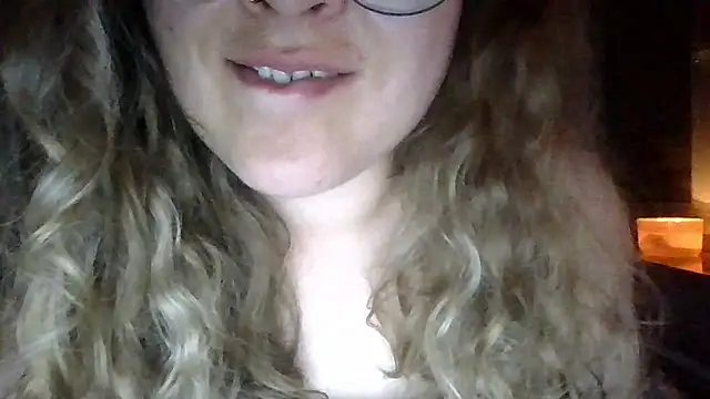 LucyTease live