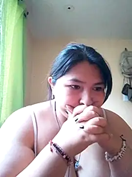 LauraHorny69 live