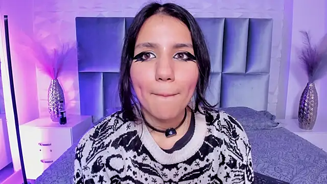 HollyPeach live