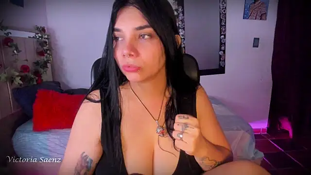 victoriaasaenz_ live