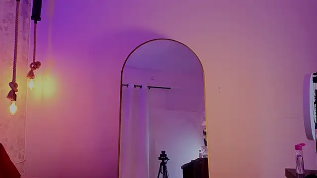 july_quinzel live