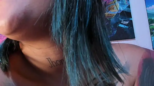 Mila_nixon02 live