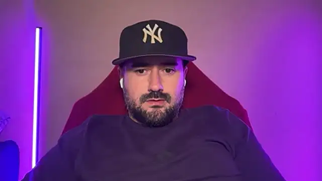 DominantTheo live