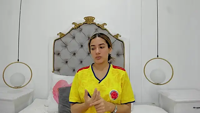 Skylerwhite02 live