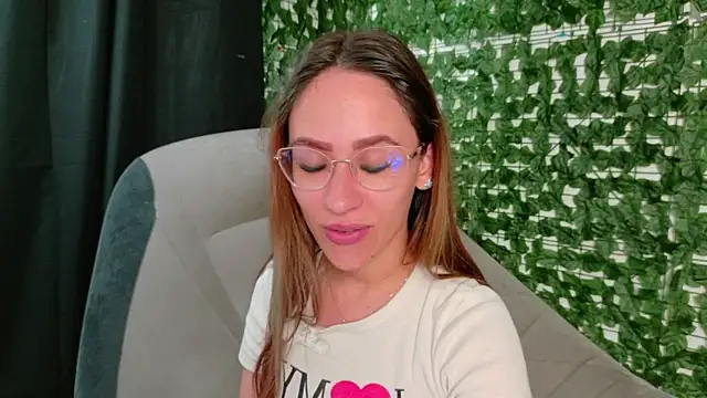 Nicole_Bliss live