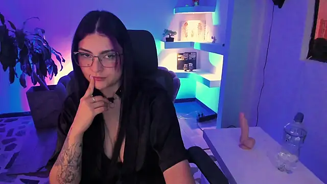 TifanyWhite_ live