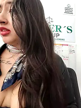 _Sarah-Office1 live