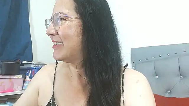 maturepriscila live