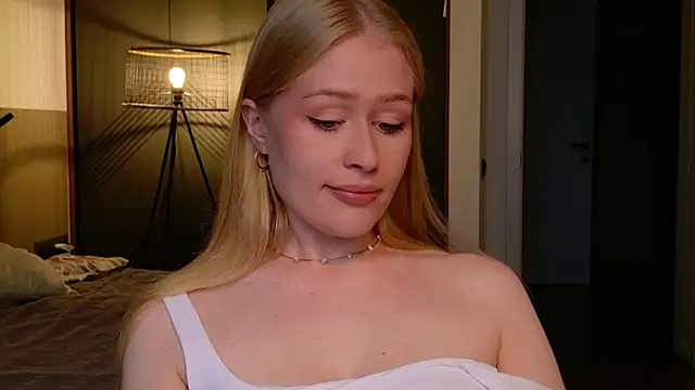 JuliaJaee live