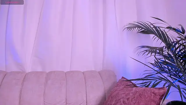 scarlet_boobs01 live