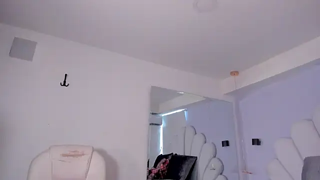 martinaa_roberts live