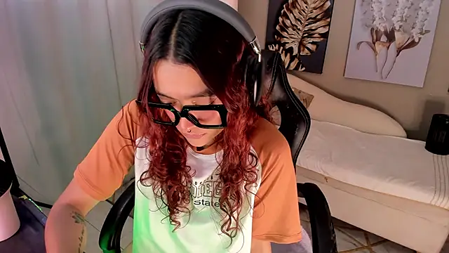 charlotte_bluee live