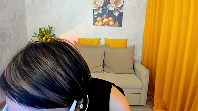 MayaNoire live