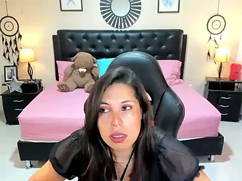 nikki_nikoll live