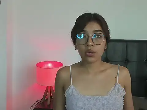 Aliinaa_ live