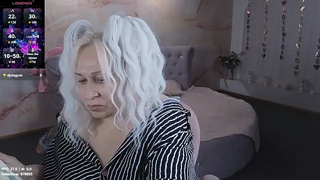 Penelope_Pinky live