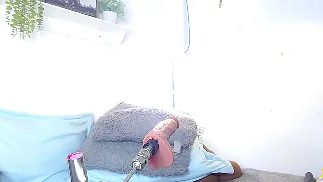 nikkystorm1_ live