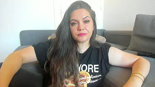 Squirtlady38 live