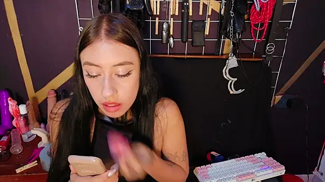 islan_blue live