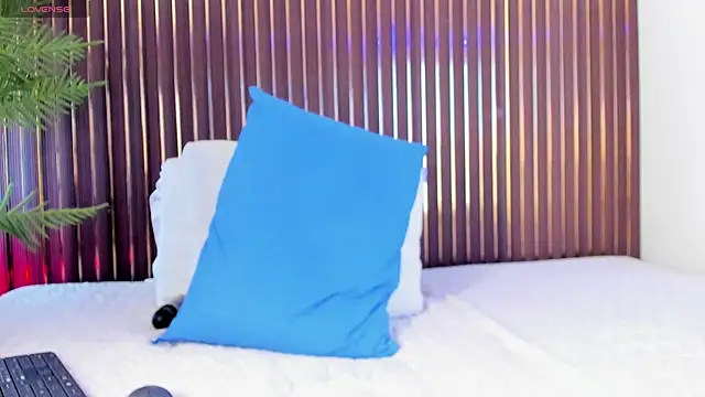 mia_pineda live
