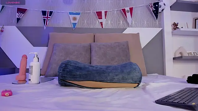 Andreaa_Clark live