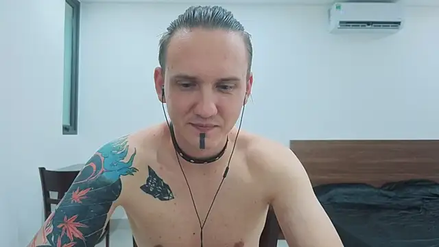 Silent_Stitch live