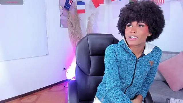 NaomiSaenz_ live
