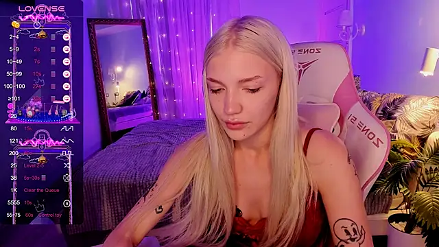 AnyaTaylor_ live