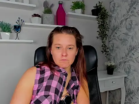LadyAlessa live
