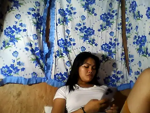 PinaySkinnyJust18 live