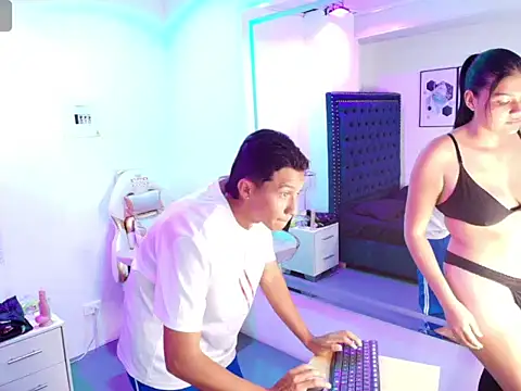 Julie_and_axell live