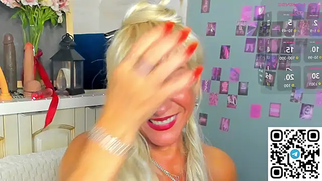 Anna_Coolidge live