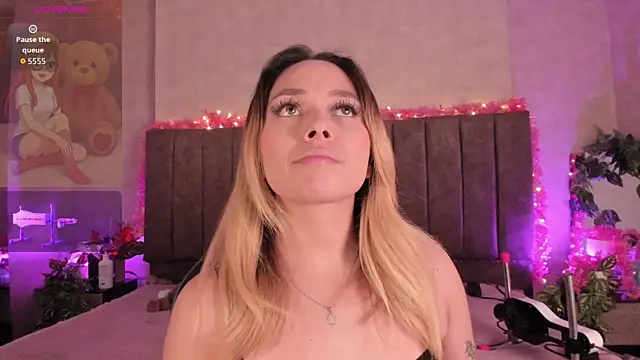 LanaMills_ live