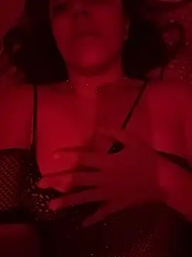 GabyAndade live