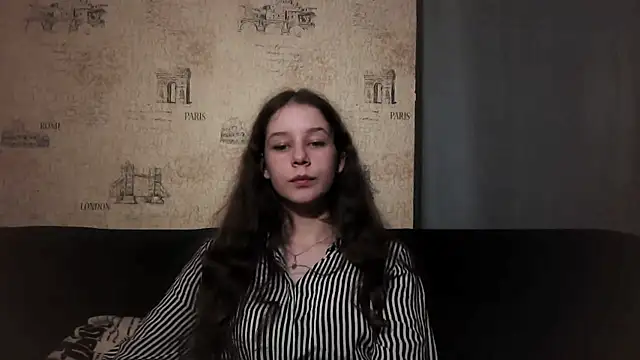 ElinoreHuxman live