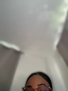ashley_Tompson1 live
