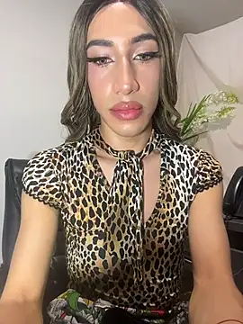 Nayla_Monroee live
